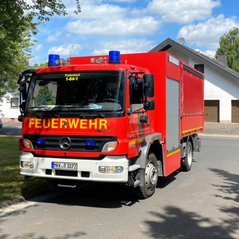 Die Leitung der Feuerwehr wurde über eine Betriebsmittelspur im Bereich der Bahnhofstraße informiert. Vor Ort wurden die Verunreinigungen mittels Flüssigentölungsmittel beseitigt.

Laufende Nummer: 58/2024