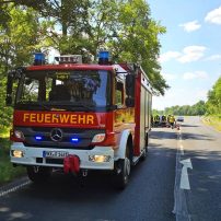 Die Feuerwehr Rodenbach wurde zur Erkundung einer unklaren Rauchentwicklung im Bereich zwischen Langenselbold und Rodenbach alarmiert. Vor Ort konnte auch durch die Unterstützung eines Sportfliegers ...

Laufende Nummer: 45/2025