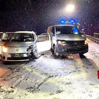 Die Feuerwehr Rodenbach wurde zusammen mit dem Rettungsdienst am Montagabend gegen 17:30 Uhr zu einem Verkehrsunfall mit eingeklemmten Personen alarmiert. Auf der L 3268 ...

Laufende Nummer: 100/2023