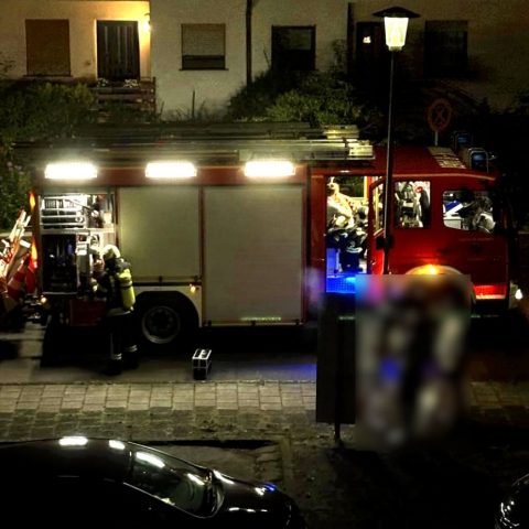 Bewohner eines Mehrfamilienhauses nahmen das Piepen eines Heimrauchmelders in einer Wohnung wahr. Da niemand auf Klingeln und ...

Laufende Nummer: 99/2024