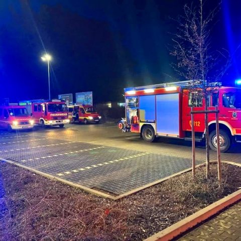 In einem Gewerbebetrieb Am Aueweg löste die Brandmeldeanlage aus. Vor Ort wurde der Meldebereich kontrolliert. Es konnte keine ...

Laufende Nummer: 130/2024