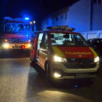 Für den Rettungsdienst musste Zugang in eine Wohnung geschaffen werden, da sich darin ein medizinischer Notfall befand. Die Tür konnte bei Eintreffen der Einsatzkräfte vom Patienten noch selbstständig geöffnet werden...

Laufende Nummer: 20/2026