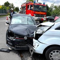 Die Feuerwehr Rodenbach wurde am Dienstagnachmittag gegen 16 Uhr zu einem Verkehrsunfall in die Oberrodenbacher Straße alarmiert. An der Einmündung in die Straße Vorm Stichel kam ...

Laufende Nummer: 67/2025