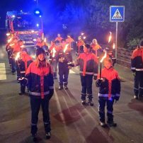 Die Feuerwehr Rodenbach sicherte den Kerbumzug vom Rathaus bis ins Alte Dorf ab. Zum Ablöschen der Fackeln wurde ein Wasserbehältnis bereitgestellt. Traditionell ist auch die…

Laufende Nummer: 107/2025