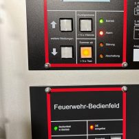 Die Feuerwehr Rodenbach wurde durch die Brandmeldeanlage des Objektes alarmiert. Vor Ort wurde der Meldebereich kontrolliert. Die Brandmeldeanlage löste aufgrund von Küchendünsten aus.

Laufende Nummer: 110/2025