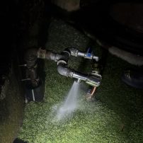Passanten meldeten einen Wasseraustritt aus einem derzeit leerstehenden Gebäude. Wie sich nach Erkundung herausstellte, beschränkte sich der Wasseraustritt glücklicherweise „nur“ auf einen aufgefrorenen Wasserhahn außerhalb des Gebäudes …

Laufende Nummer: 111/2025