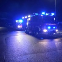 Für den Rettungsdienst musste Zugang in ein Wohnhaus geschaffen werden, da sich darin ein medizinischer Notfall befand. Der Zugang konnte gewaltfrei geschaffen werden.

Laufende Nummer: 115/2025