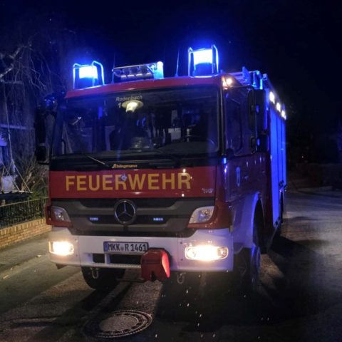 Für den Rettungsdienst musste Zugang in ein Wohnhaus geschaffen werden, da sich darin ein medizinischer Notfall befand. Der Zugang konnte gewaltfrei geschaffen werden...

Laufende Nummer: 25/2026