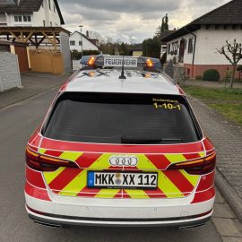 Für den Rettungsdienst musste Zugang in ein Wohnhaus geschaffen werden, da sich darin ein medizinischer Notfall befand. Die Tür konnte mit einem beim Nachbarn organisierten Zweitschlüssel geöffnet werden. Der Patient wurde bis zum Eintreffen des Rettungsdienstes erstversorgt...

Laufende Nummer: 30/2026