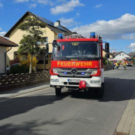 Die Feuerwehr Rodenbach wurde am Donnerstagnachmittag zusammen mit der Drehleiterkomponente der Feuerwehr Langenselbold zu einem Kaminbrand in die Alzenauer Straße alarmiert…

Laufende Nummer: 28/2026