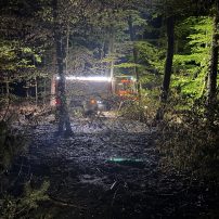 Der vom vorherigen Waldbrand betroffene Bereich wurde planmäßig auf Glutnester kontrolliert. Einzelne Glutnester wurden mithilfe eines Löschrucksacks abgelöscht...

Laufende Nummer: 37/2026