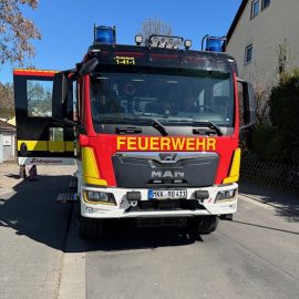 Die Feuerwehr Rodenbach wurde zu einem brennenden Müllcontainer in die Gartenstraße alarmiert, welcher sich vor Ort als kokelnder Mülleimer entpuppte…

Laufende Nummer: 32/2026