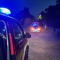 Für den Rettungsdienst musste Zugang in ein Wohnhaus geschaffen werden, da sich darin ein medizinischer Notfall befand. Der Zugang konnte gewaltfrei geschaffen werden...

Laufende Nummer: 46/2026